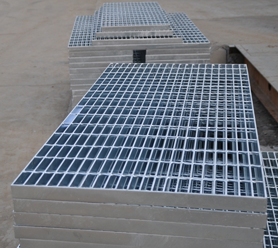 হেভি ডিউটি ​​গ্যালভানাইজড স্টিল ড্রাইভওয়ে গ্রেটিং মেটাল বিয়ারিং বার স্টিল গ্রিড সেরেটেড স্টিল মেশ 3