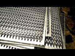 অ্যালুমিনিয়াম এবং হালকা কার্বন পাঞ্চড গ্যালভানাইজড ওয়াকওয়ে গ্রেটিং 0.3MM- 8MM পুরুত্ব