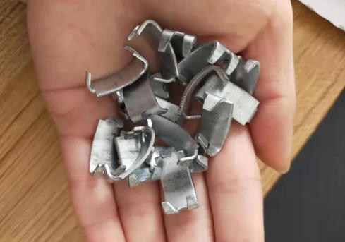 Metal Barbed Wire Clips Galvanized Or Stainless Steel For Fastening Razor Wire