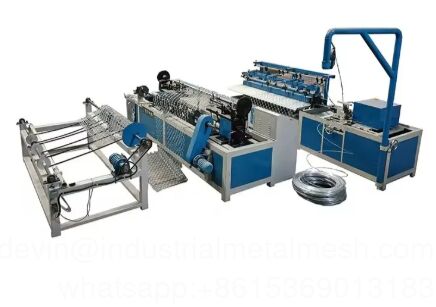 বেসবল মাঠের সুরক্ষার জন্য ডায়মন্ড ওয়্যার জাল চেইন লিঙ্ক বেড়া ওয়েভিং নেট মেকিং মেশিন