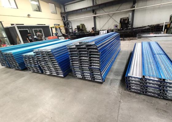 নন-স্লিপ নিরাপত্তাযুক্ত খাঁজকাটা ওয়াকওয়ে গ্রিপ স্ট্রাট ছিদ্রযুক্ত প্ল্যাঙ্ক গ্রেটিং