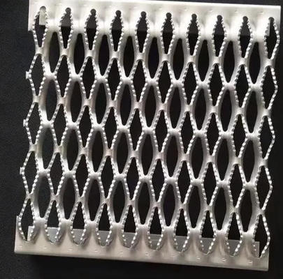 হাঁটা পথের প্ল্যাটফর্ম অ্যান্টি-স্লিপ নিরাপত্তা প্ল্যাঙ্ক গ্রেটিং/ছিদ্রযুক্ত স্টেইনলেস স্টিলের সিঁড়ি গ্রিপ স্ট্রাট