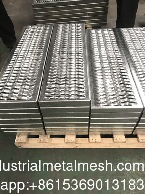 হেভি ডিউটি ডায়মন্ড হোলস গ্রিপ স্ট্রাট প্ল্যাঙ্ক ক্যাটওয়াক গ্রেটিং/গ্রিপ স্ট্রাক ছিদ্রযুক্ত স্টিল গ্রেটিং