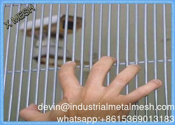 উচ্চ নিরাপত্তা লোহা 358 বেড়া নিরাপত্তা বিমানবন্দর এন্টি ক্লাইম্ব চুরি ইস্পাত টেকসই ঢালাই জাল প্যানেল