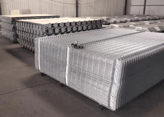 50x150mm আলংকারিক 3D বাঁকা ঢালাই তারের জাল বেড়া প্যানেল রডেন্ট প্রুফ