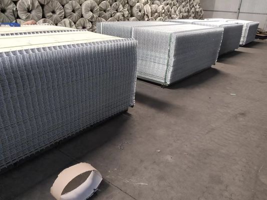 Pvc প্রলিপ্ত 75x150mm বাঁকা ধাতু বেড়া ঢালাই তারের জাল 3d