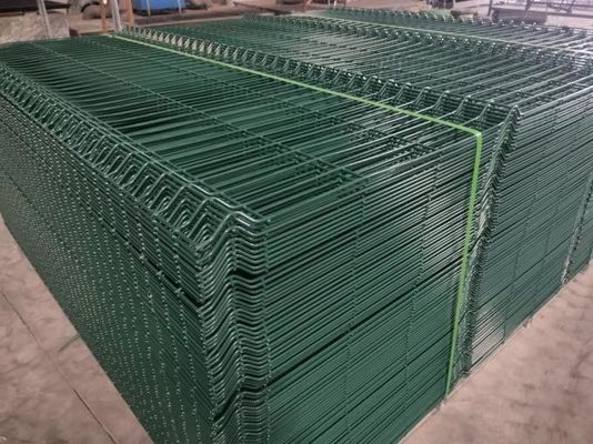 গোপনীয়তা বাঁকা ধাতব বেড়া পিভিসি লেপ 50x200mm