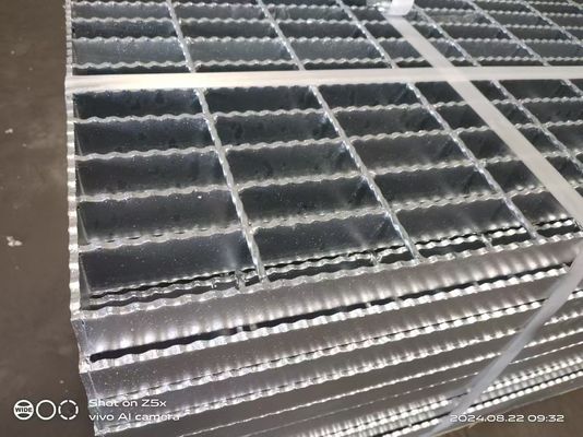 গরম ডুব গ্যালভানাইজড প্লেইন / Serrated স্টীল গ্রিটিং প্ল্যাটফর্ম পাদদেশ জন্য