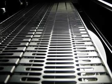 স্টেইনলেস স্টীল ওভাল গর্ত perforated Punched জাল অলঙ্কৃত ধাতু শীট