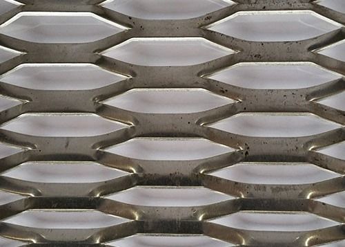 পুরুত্ব 1 মিমি স্ট্র্যান্ড প্রস্থ প্রসারিত অ্যালুমিনিয়াম মেশ 6.3 মিমি গর্ত